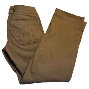 Under Armour Cargo Pants Size 6 Tan Brown Storm Water-Resistant BootCut LikeNew